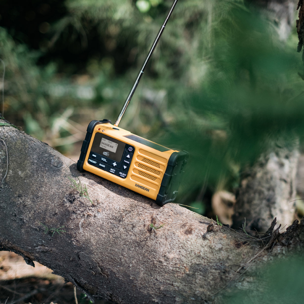 SANGEAN MMR88 RADIO EMERGENCIA SOLAR CON LINTERNA Y DINAMO