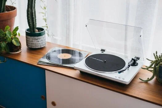 AUDIO-TECHNICA AT-LP70XBT-WS WHITE/SILVER TOCADISCOS